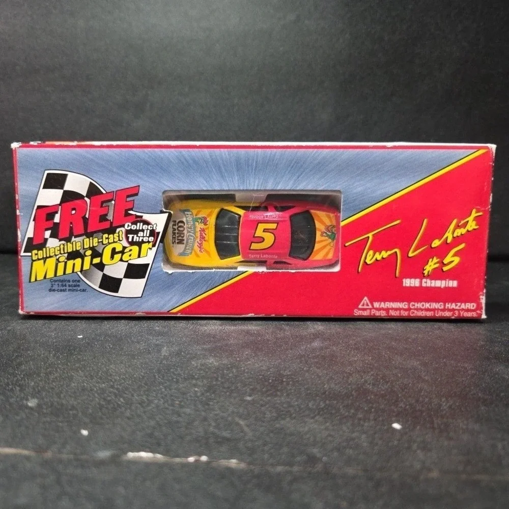 Kellogg's Racing Terry Labonte #5 Honey Crunch Corn Flakes 1:64 Die-Cast Car